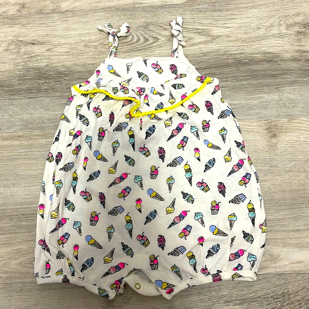 Adorable Baby Gap Ice Cream Romper size 3-6M